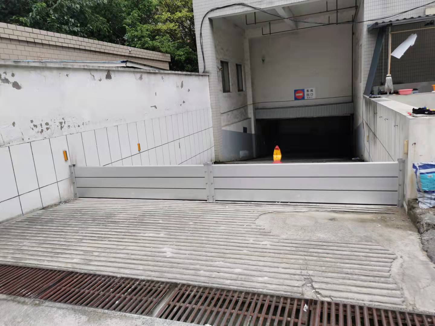 米乐 M6米乐防护挡板防汛 铝合金防水板安全可靠-搜了网(图1)