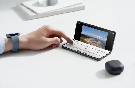 三星Galaxy Z Fold4推出IPX8级防水 引领折叠屏手机新风口(图3)