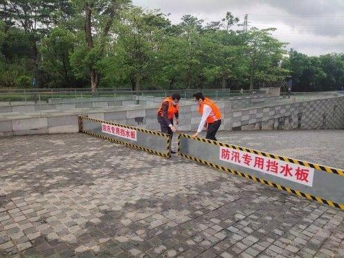 不锈钢挡水板防腐蚀性强安装简单城市内涝防洪利器(图1)