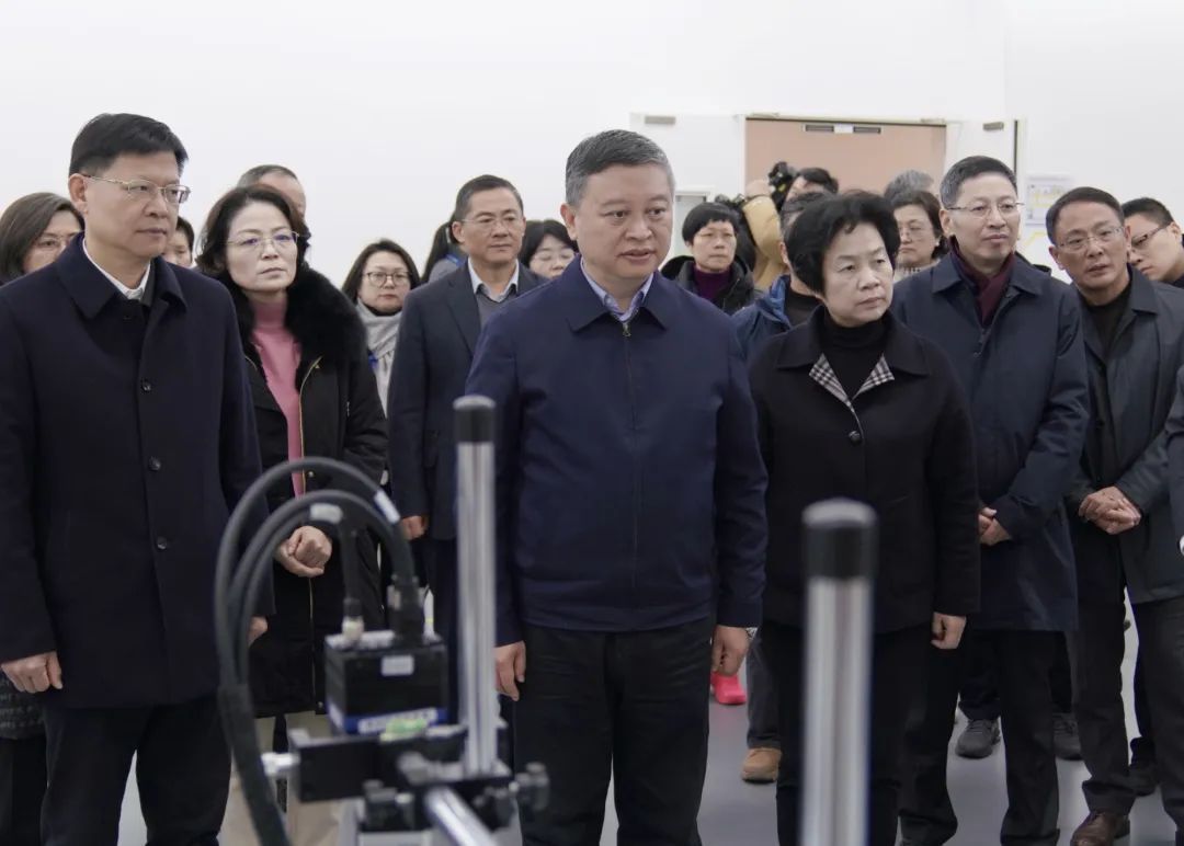 争创一流、对标先进！宝山区处级党政负责干部政治能力建设专题班赴苏州市、南通市学习考察(图1)