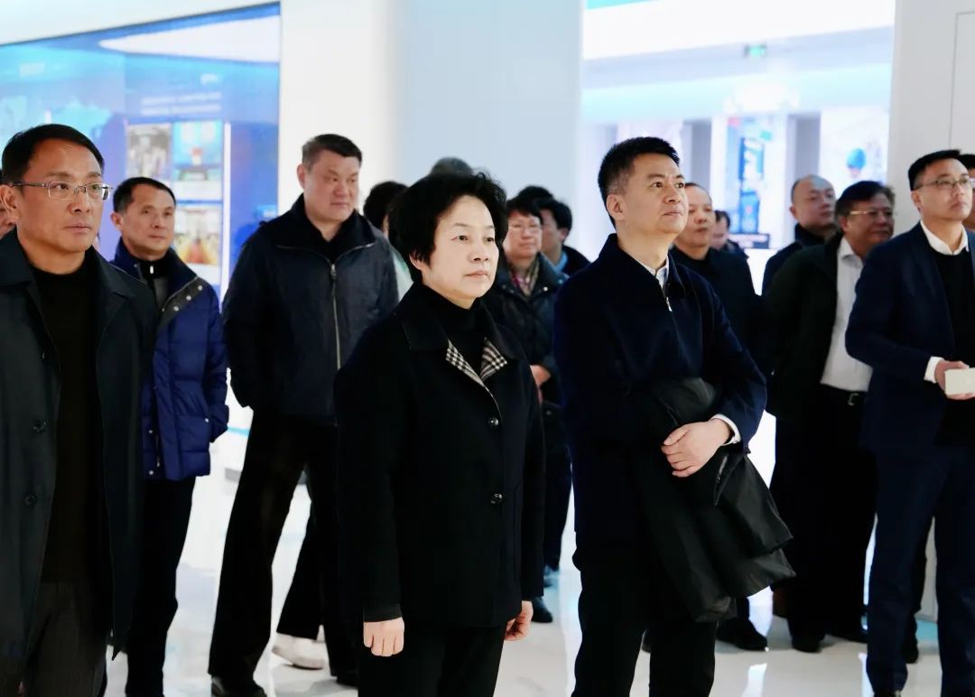 争创一流、对标先进！宝山区处级党政负责干部政治能力建设专题班赴苏州市、南通市学习考察(图7)