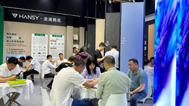 展会看韩氏 预见新趋势丨韩氏板材亮相第13届广州定制家居展(图2)