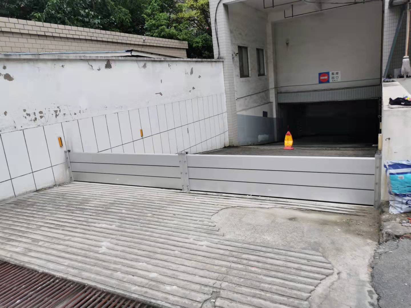 防护挡板防汛 生产防洪阻水板货源充足-搜了网(图1)