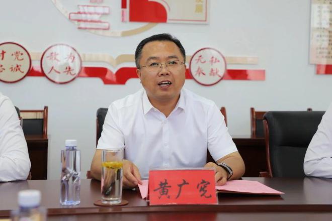 年产40万吨环保水基纳米乳液树脂项目签约仪式在吕艺镇举行(图2)