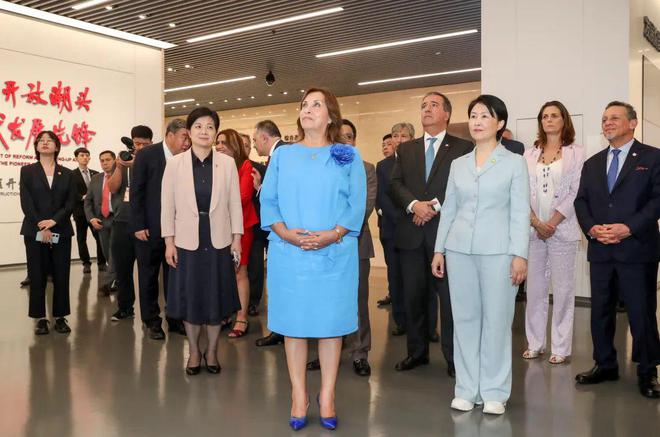 秘鲁总统博鲁阿尔特访问苏州(图2)